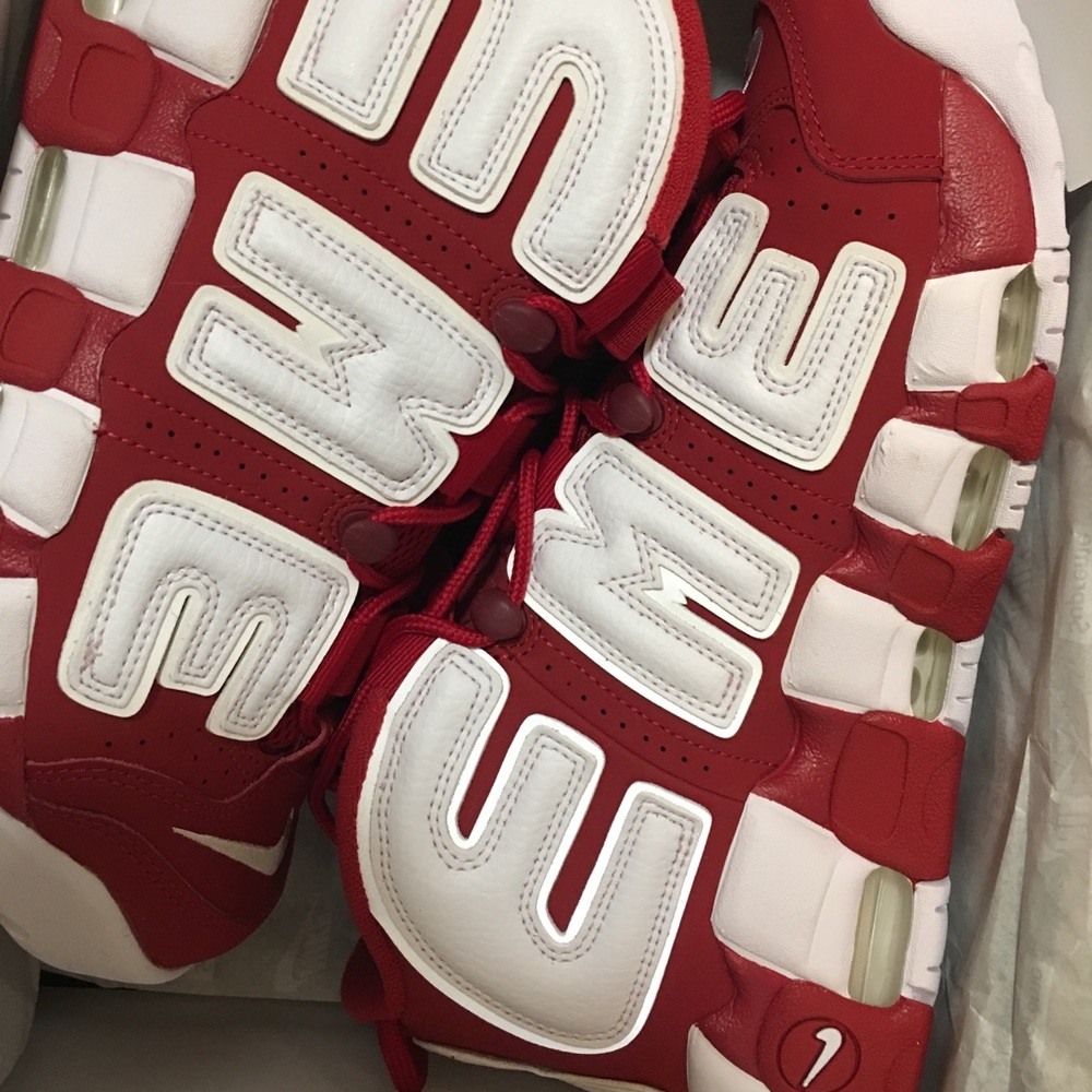 AUTHENTIC NIKE X SUPREME “SUPTEMPO” Size 8 men’s